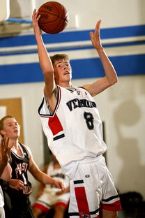 星空娱乐棋牌-各大豪门主帅战术风格全面对比，各大豪门球衣